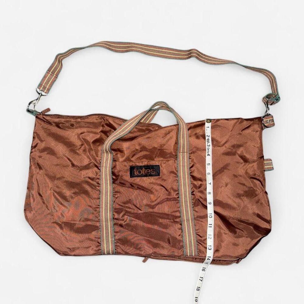 Totes Brown Nylon Weekender Bag, Duffle Bag for Travel, Collapsible tote bag - Picture 4 of 8